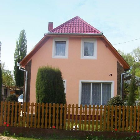 Apartment In Balatonmariafuerdo 19249 Balatonkeresztur Exterior photo