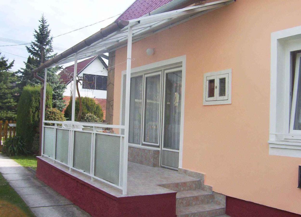 Apartment In Balatonmariafuerdo 19249 Balatonkeresztur Exterior photo