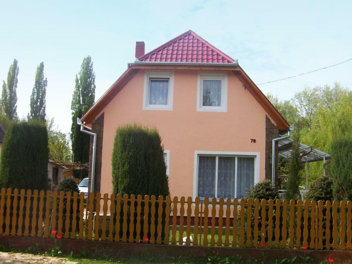 Apartment In Balatonmariafuerdo 19249 Balatonkeresztur Exterior photo